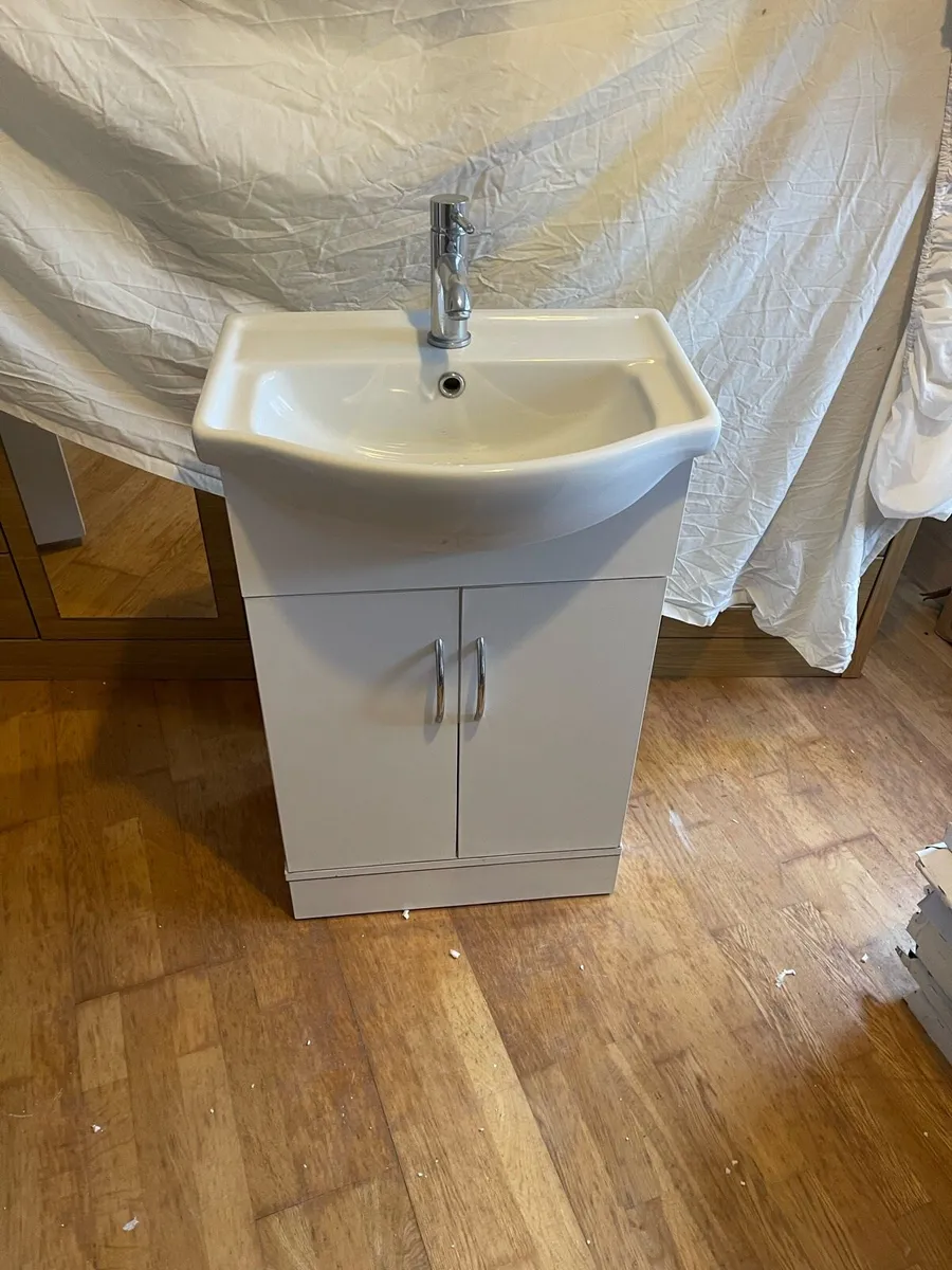 Bathroom Sink and Unit - Image 2