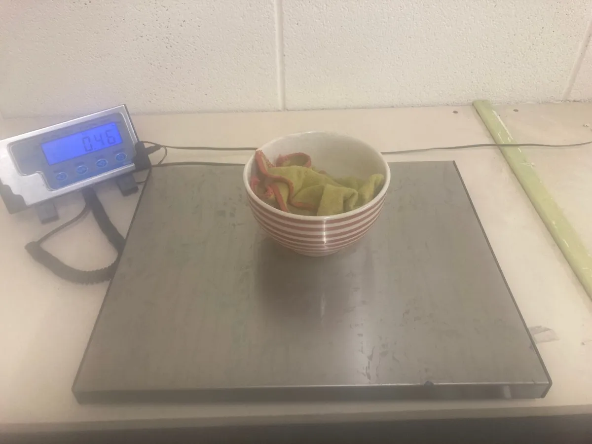 Electronic weighing scales - Image 1