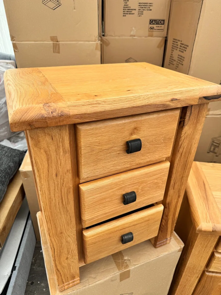 Solid Oak Bedside Lockers x 2 - Image 3