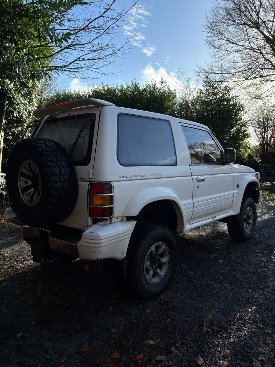 Mitsubishi Pajero - Image 4