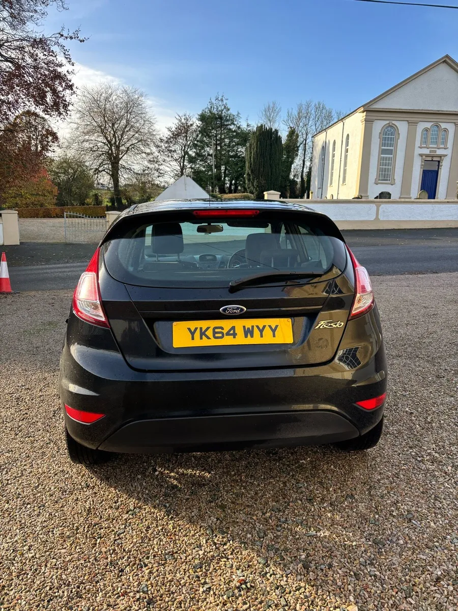 2014 Ford fiesta - Image 4