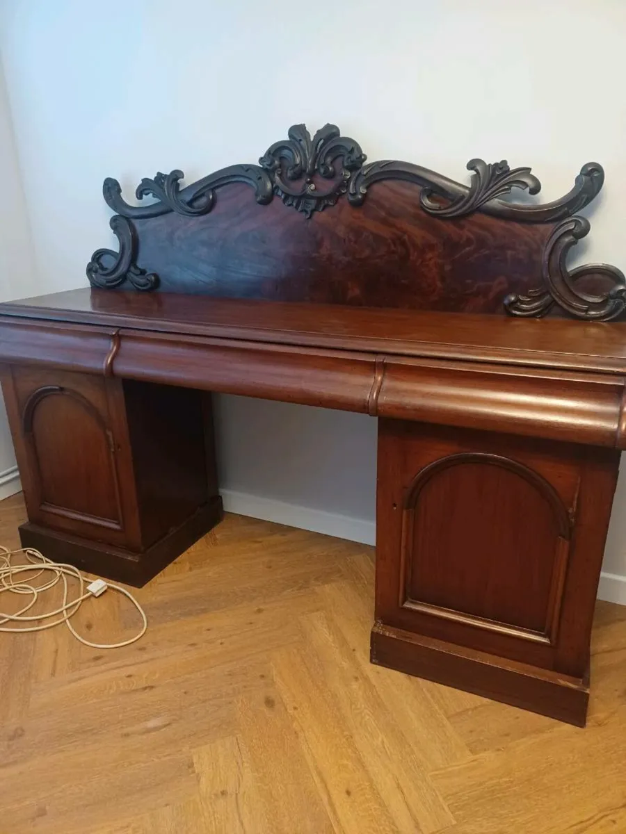 Side board - Image 1