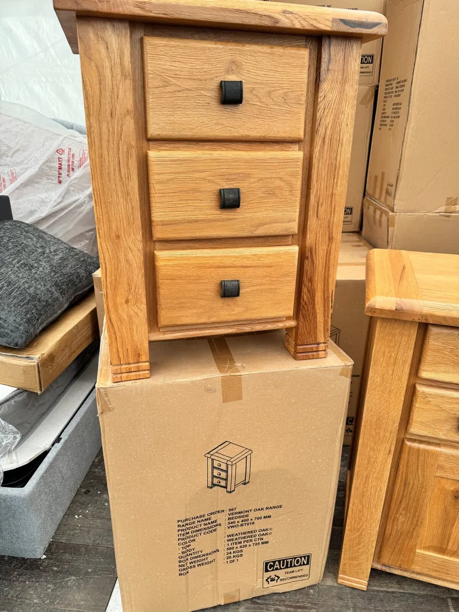 Oak Sideboard and bedroom lockers set - Image 3