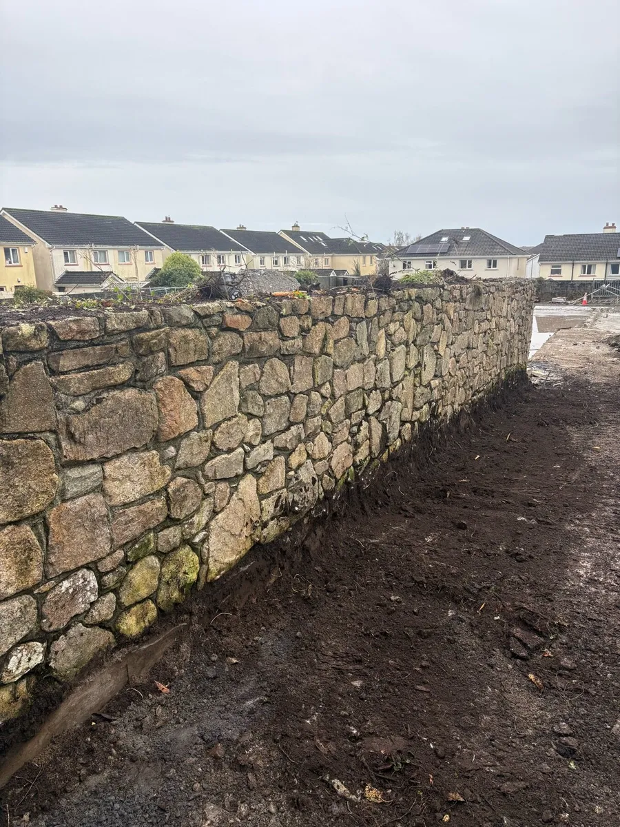 Reclaimed granite building stone