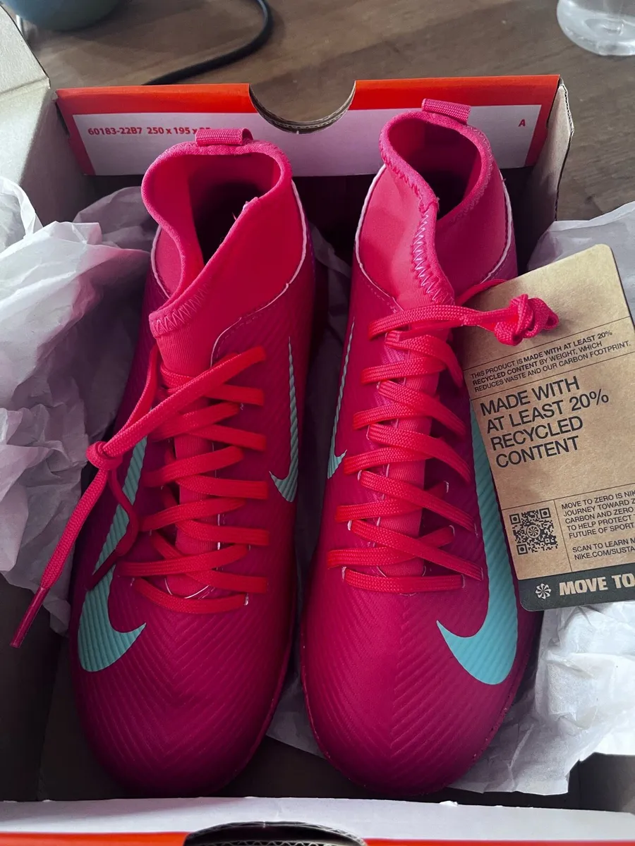 Nike JR Superfly 10 Club TF Size 3.5UK - Image 1