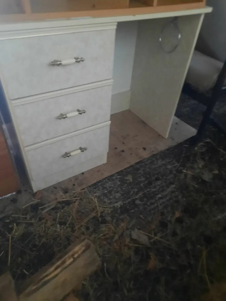 Dressing table slash Desk - Image 4