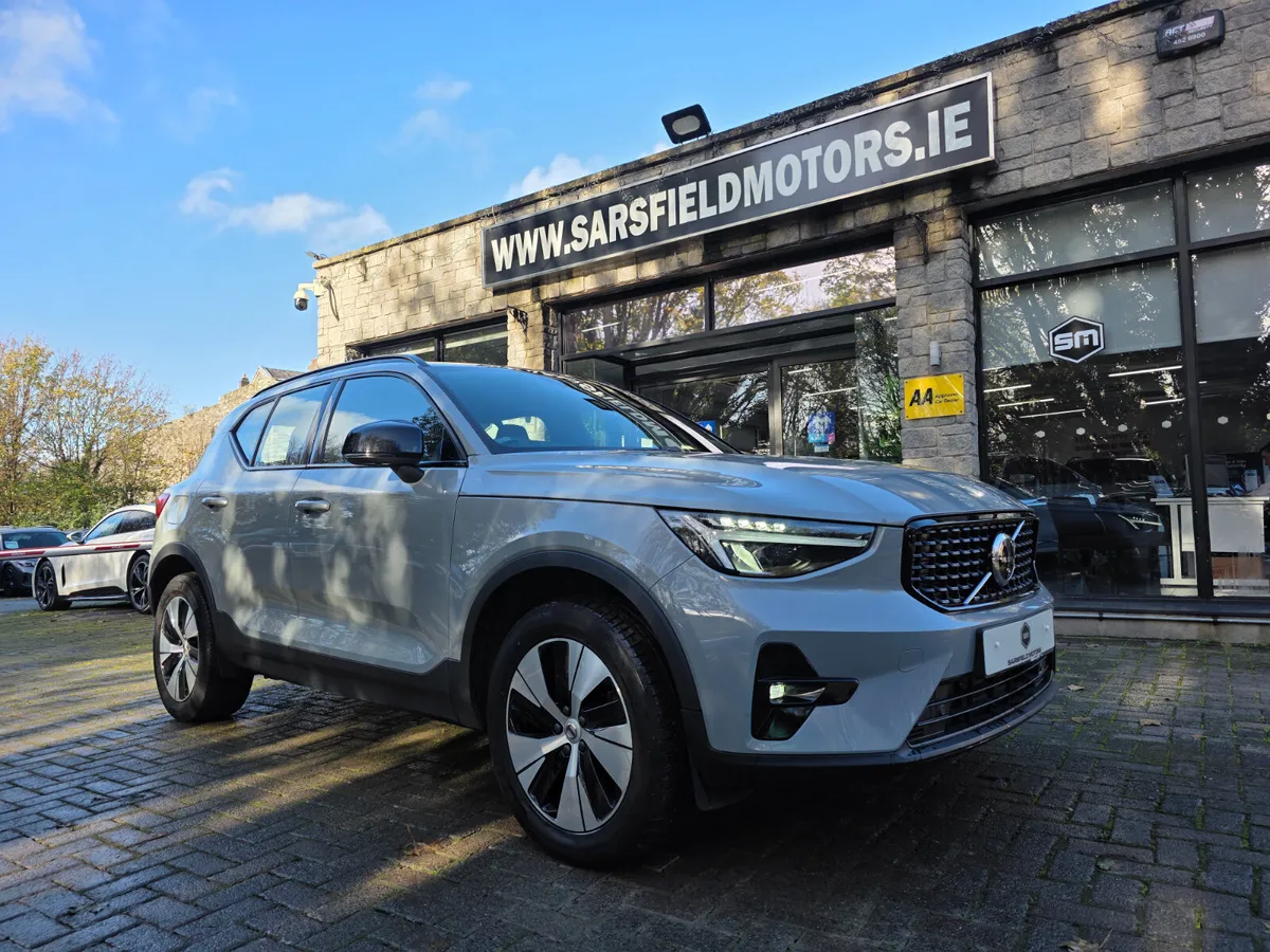 2023 VOLVO XC40 RECHARGE T4 PLUS AUTO. - Image 1