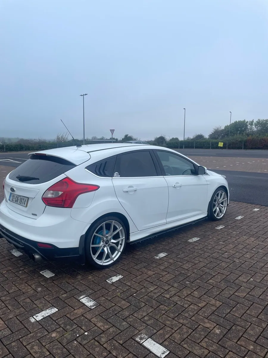 Ford Focus - Image 4