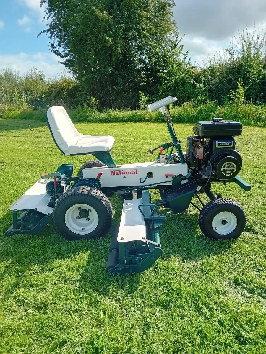 Allen national 68" triple mower - Image 1