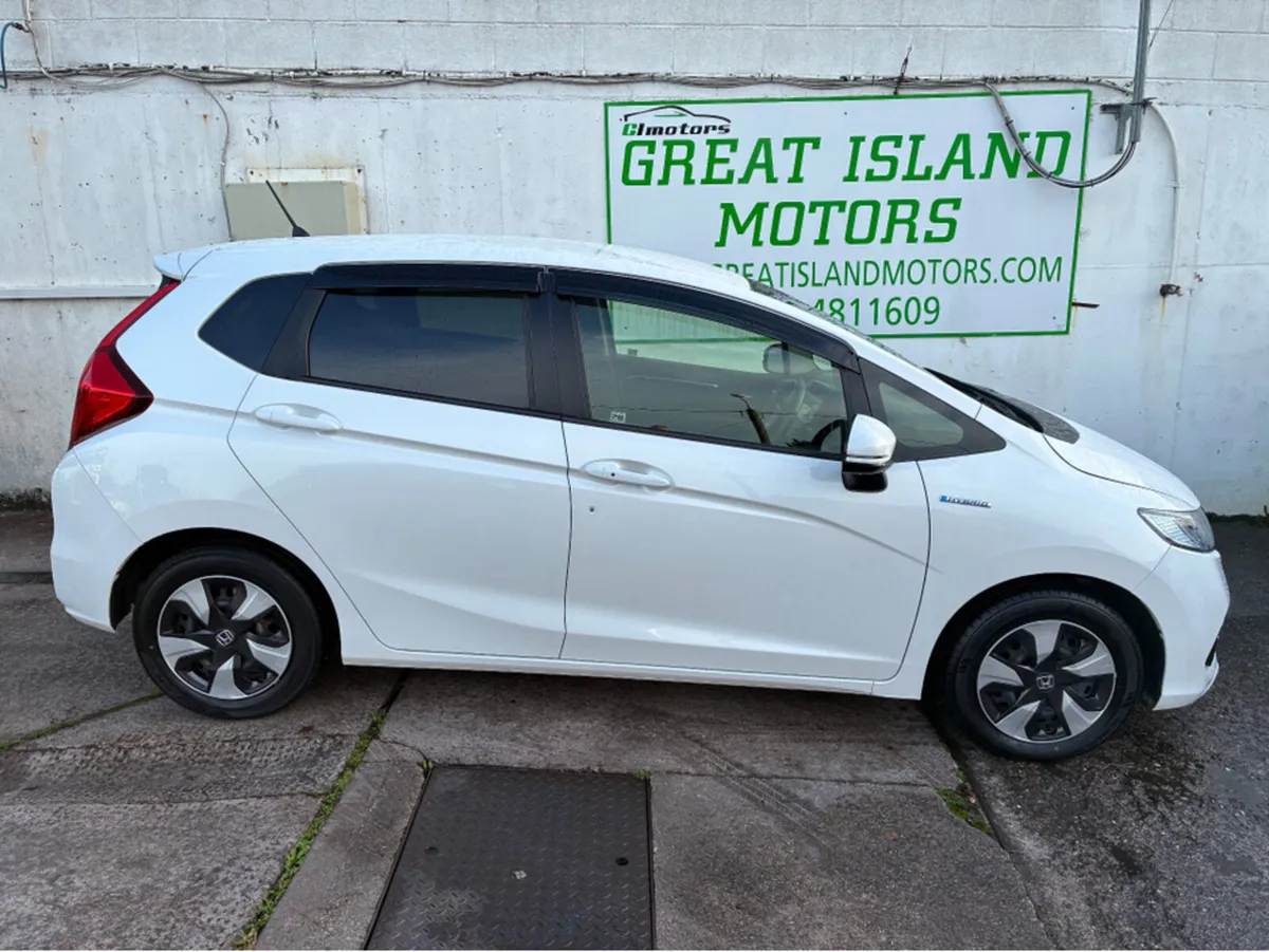Honda Jazz DAA-GP5 - Image 2