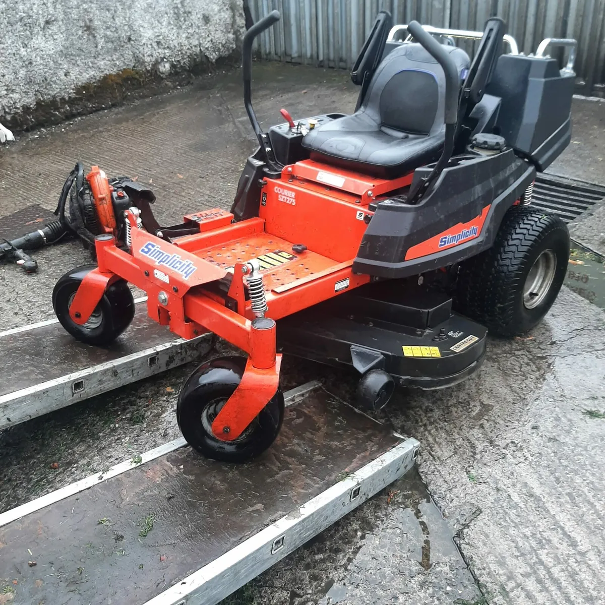 Zero turn transmission repairs - Image 4