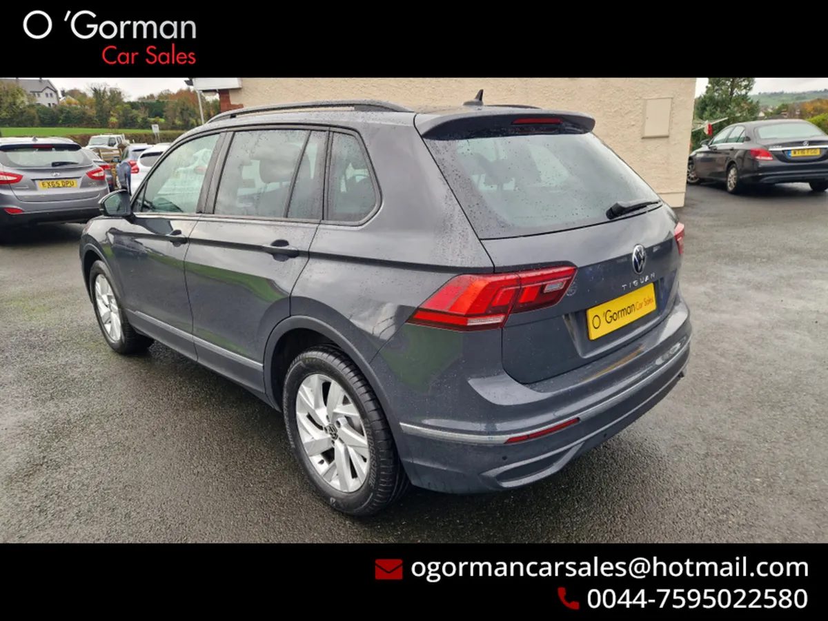 Volkswagen Tiguan 2.0 TDI LIFE ONE OWNER - Image 4