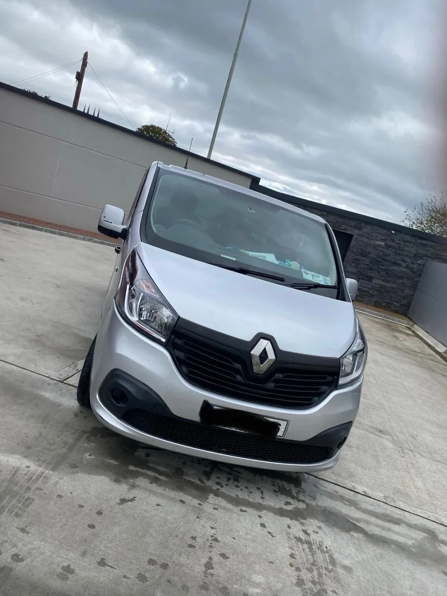 Renault Trafic 2015 - Image 1