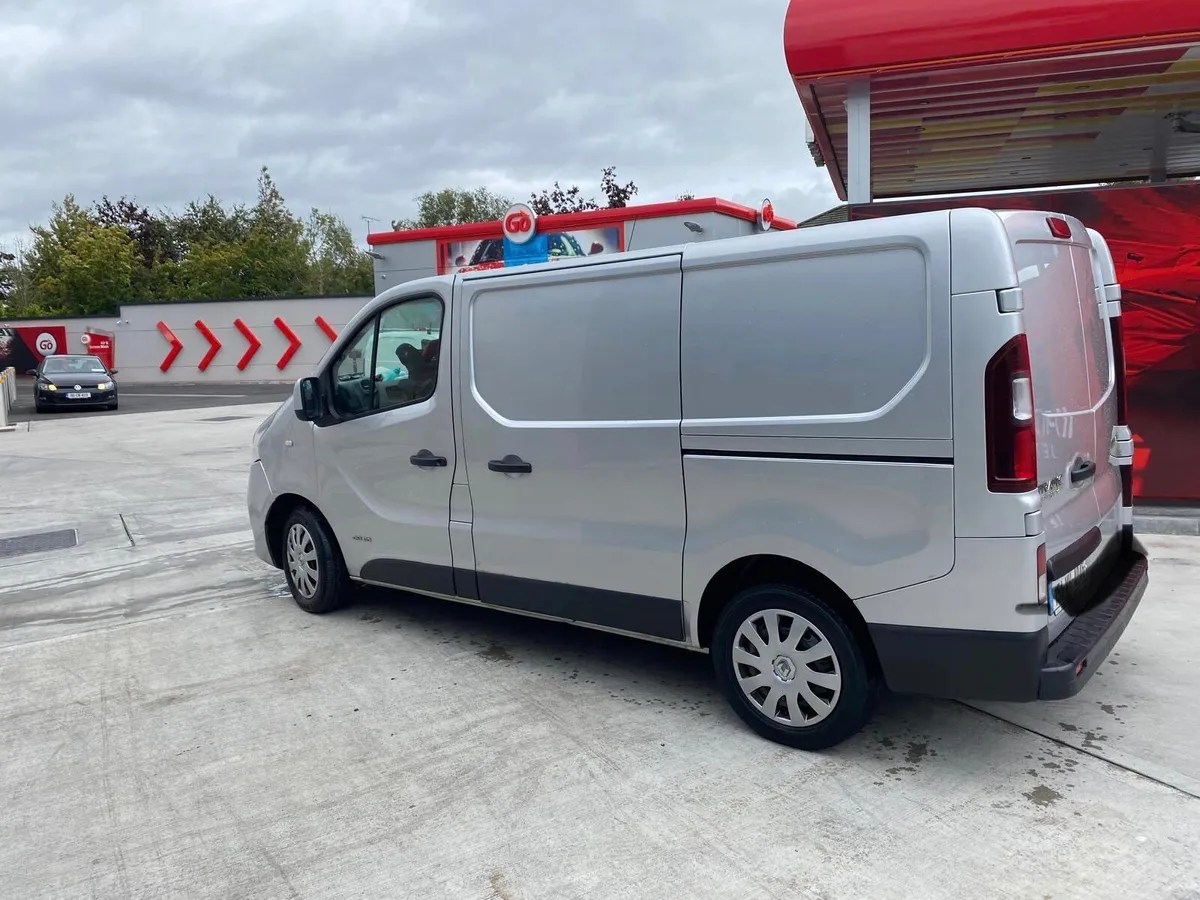 Renault Trafic 2015 - Image 4