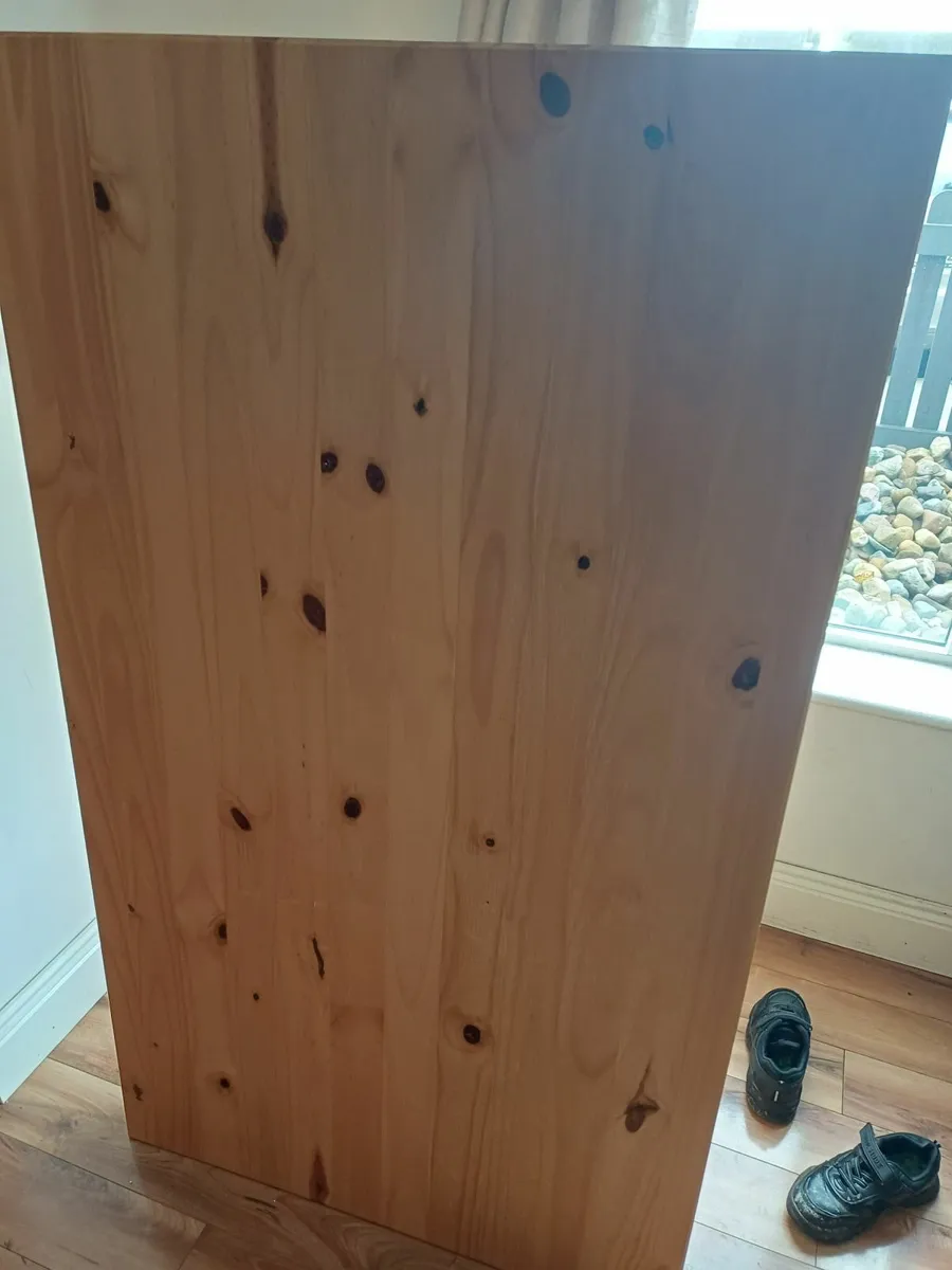 Kitchen table - Image 1