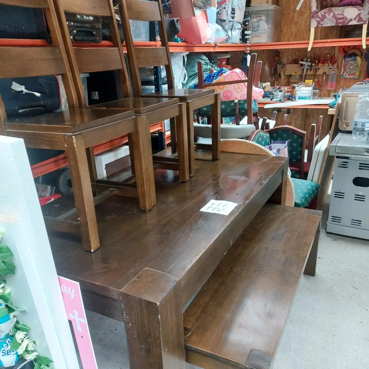 Table and chairs - Image 2