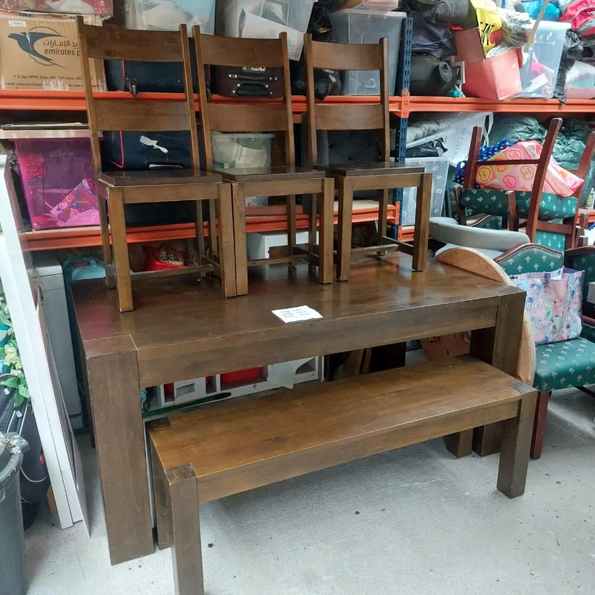 Table and chairs - Image 3