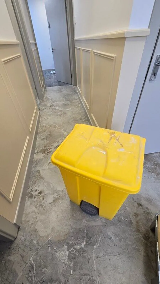 Large yellow bin 70L - Image 1