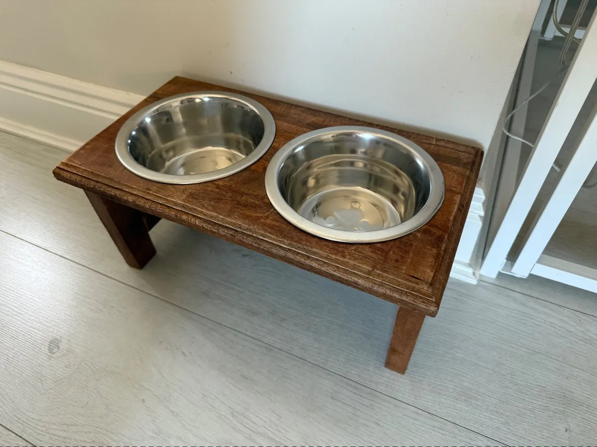 Wooden dog bowl stand - Image 1