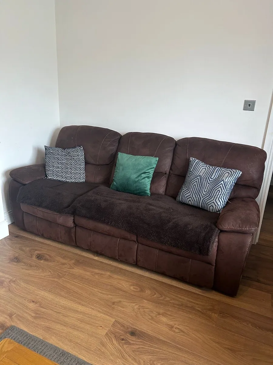 Recliner couch and recliner armchair - Image 1