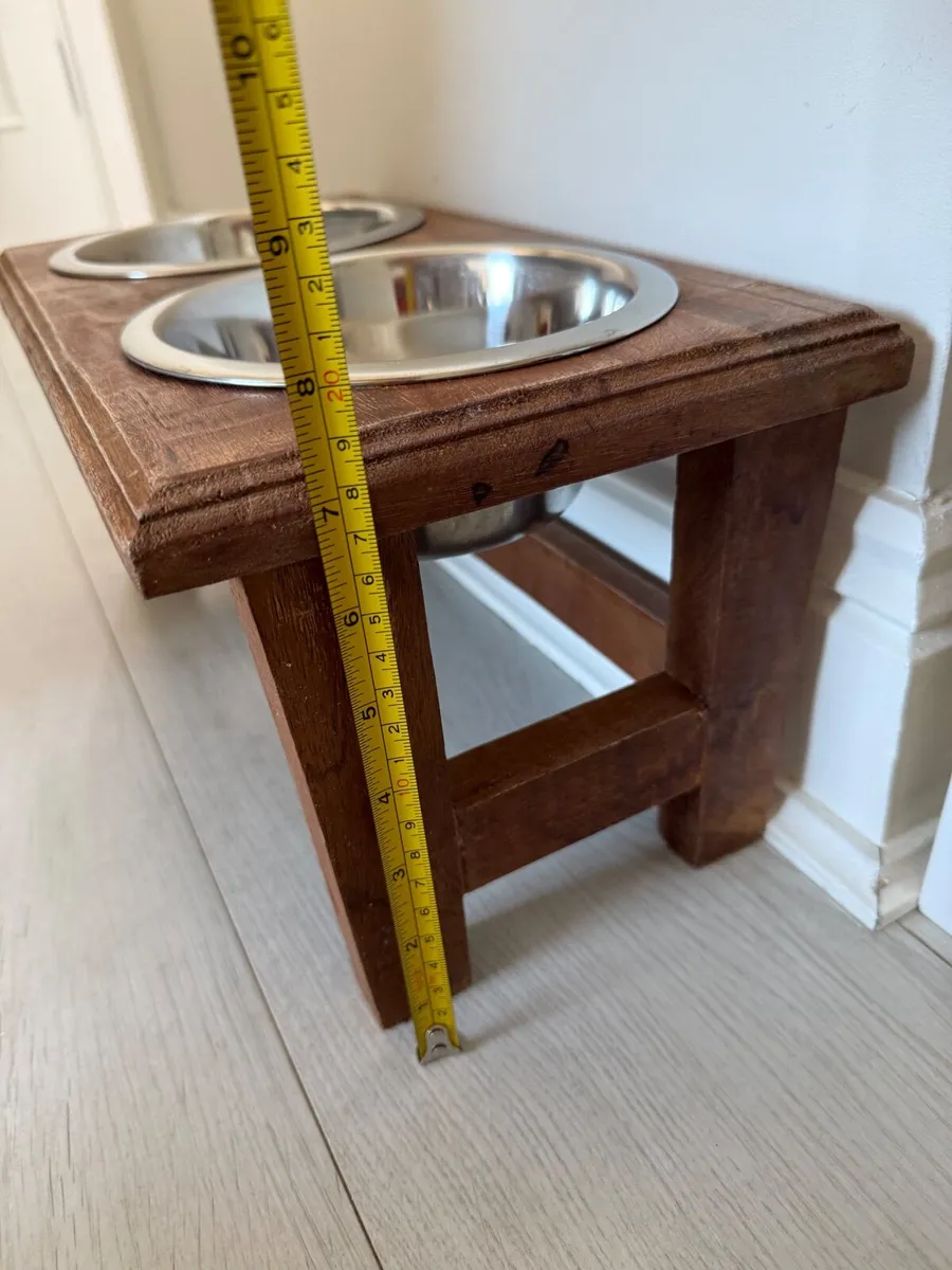 Wooden dog bowl stand - Image 4