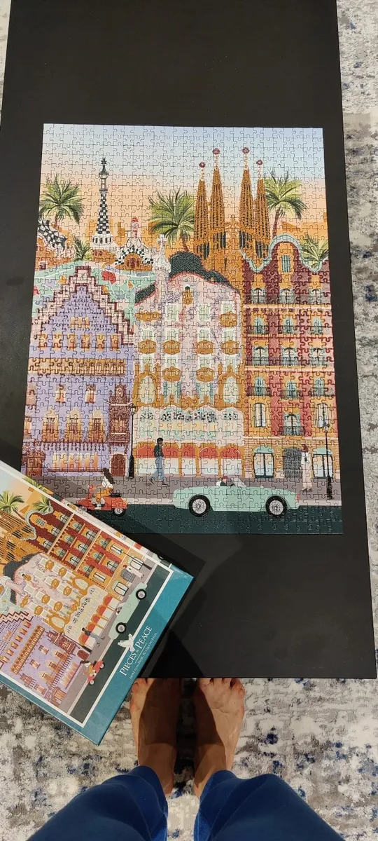 1000-Piece Jigsaw Puzzle – Barcelona City Scene - Image 3