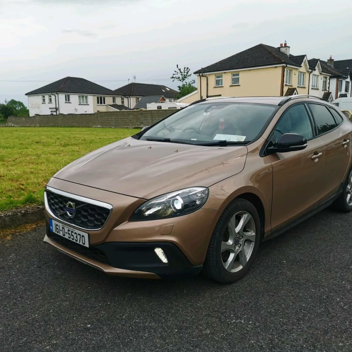Volvo V40 cross country for sale - Image 1