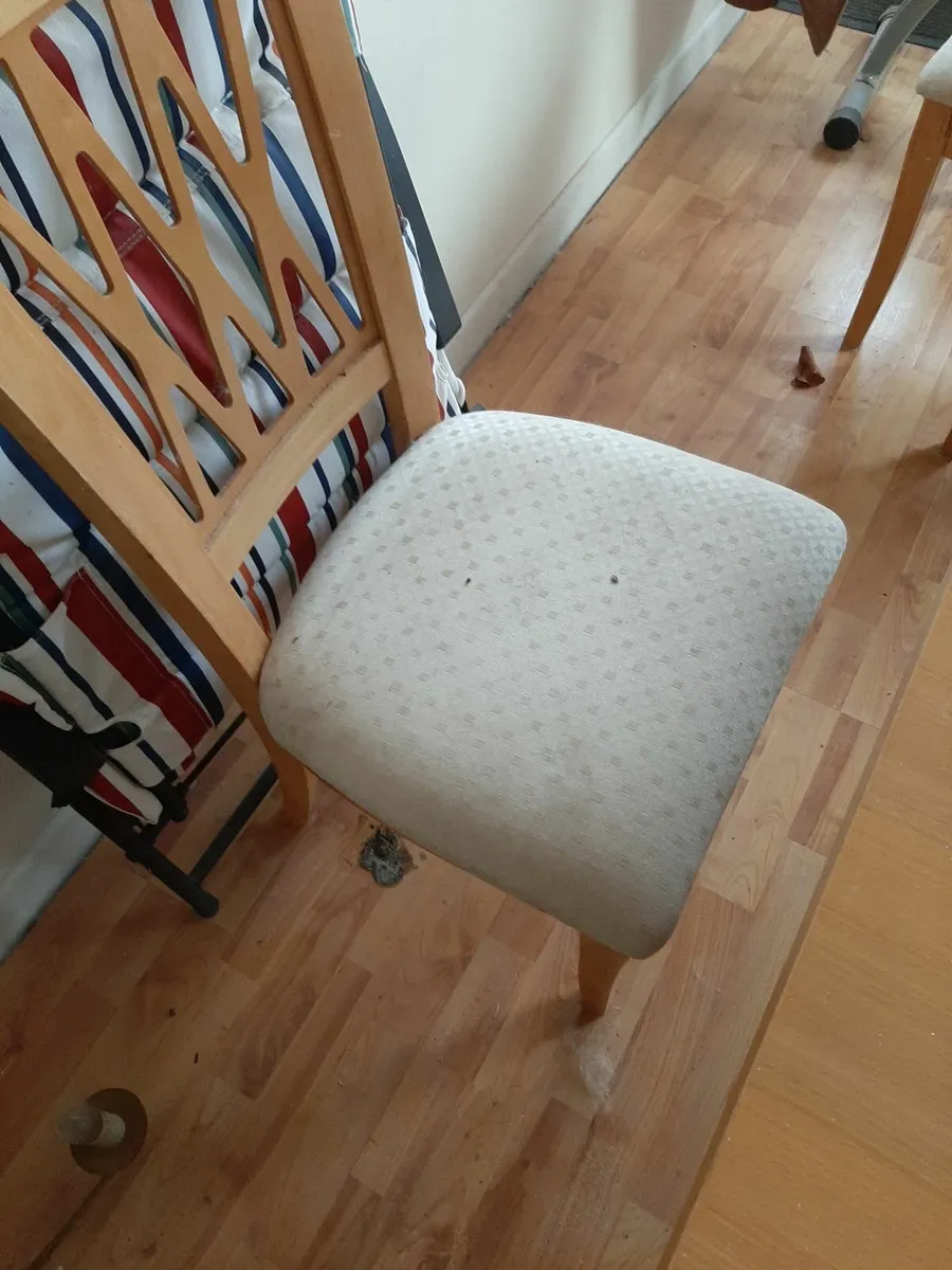 Kitchen table & chairs - Image 2