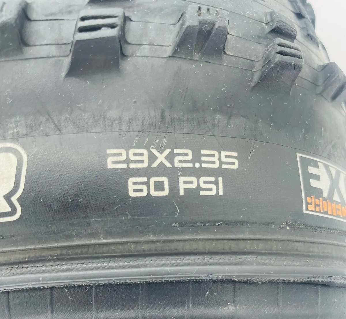 Maxxis Forekaster 29 x 2.35 MTB Tyre - Image 4