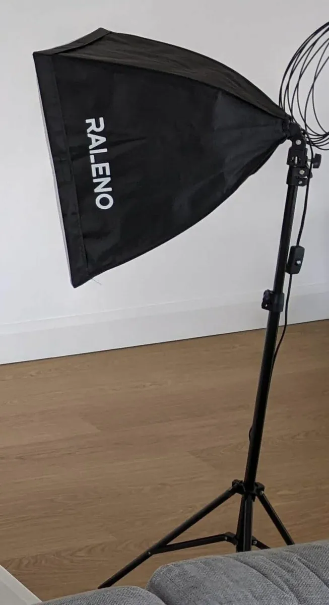 Photography Softbox Lighting Kit & Backdrop - Image 2