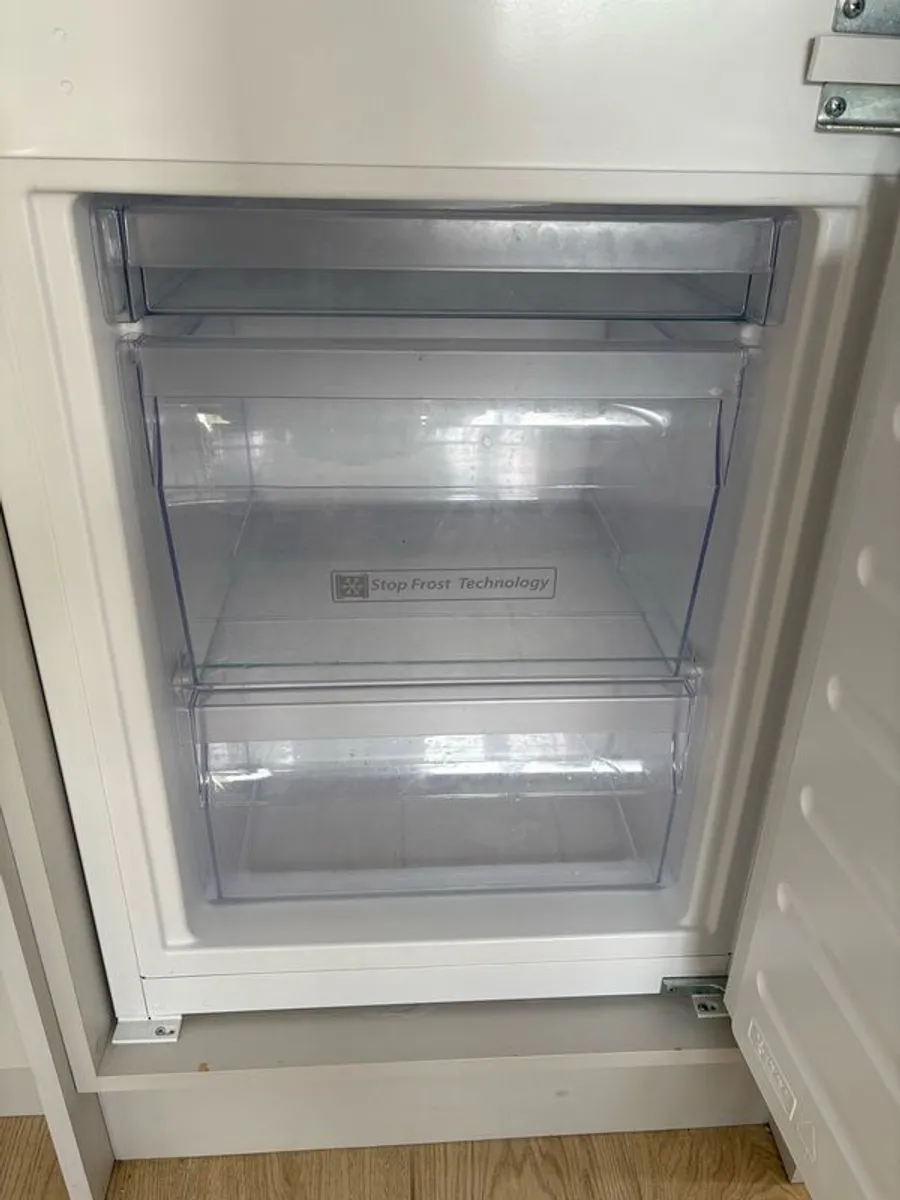 Whirlpool Integrated Fridge/Freezer - Image 3