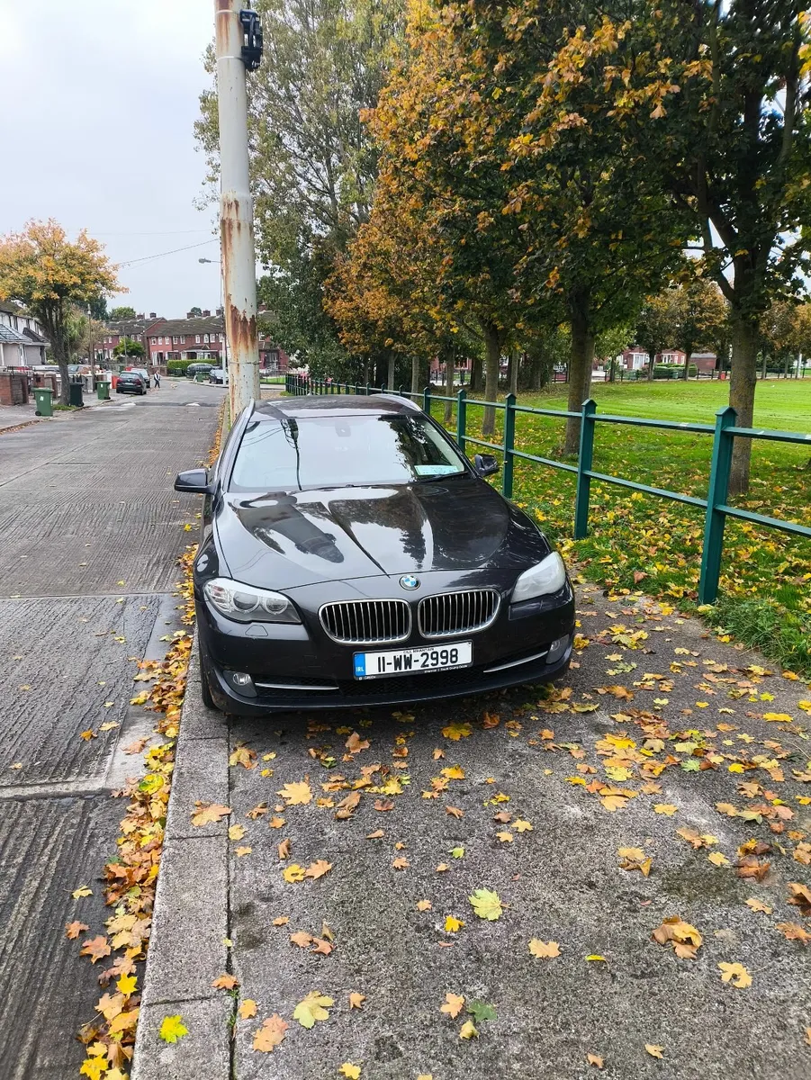 BMW 5-Series 2011 - Image 1