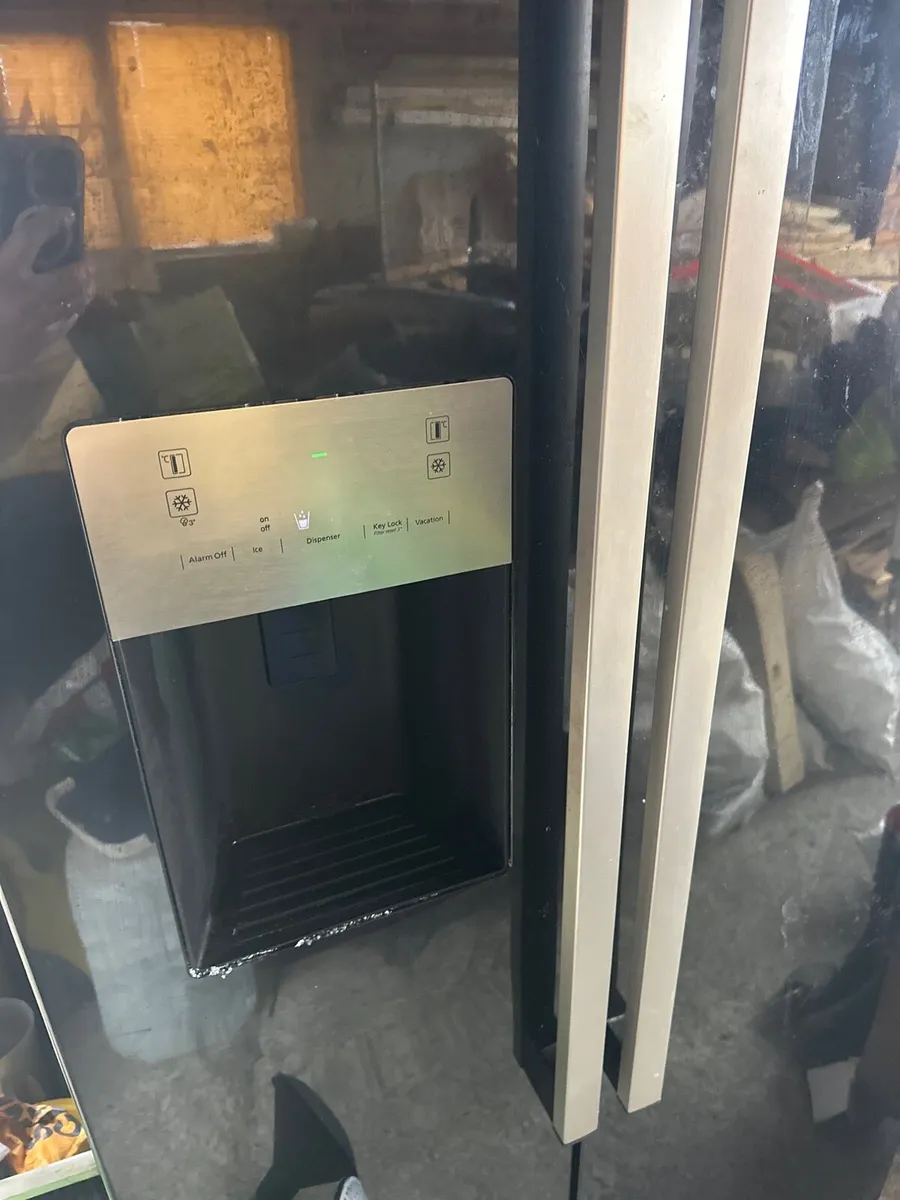 Beko American style fridge freezer - Image 1