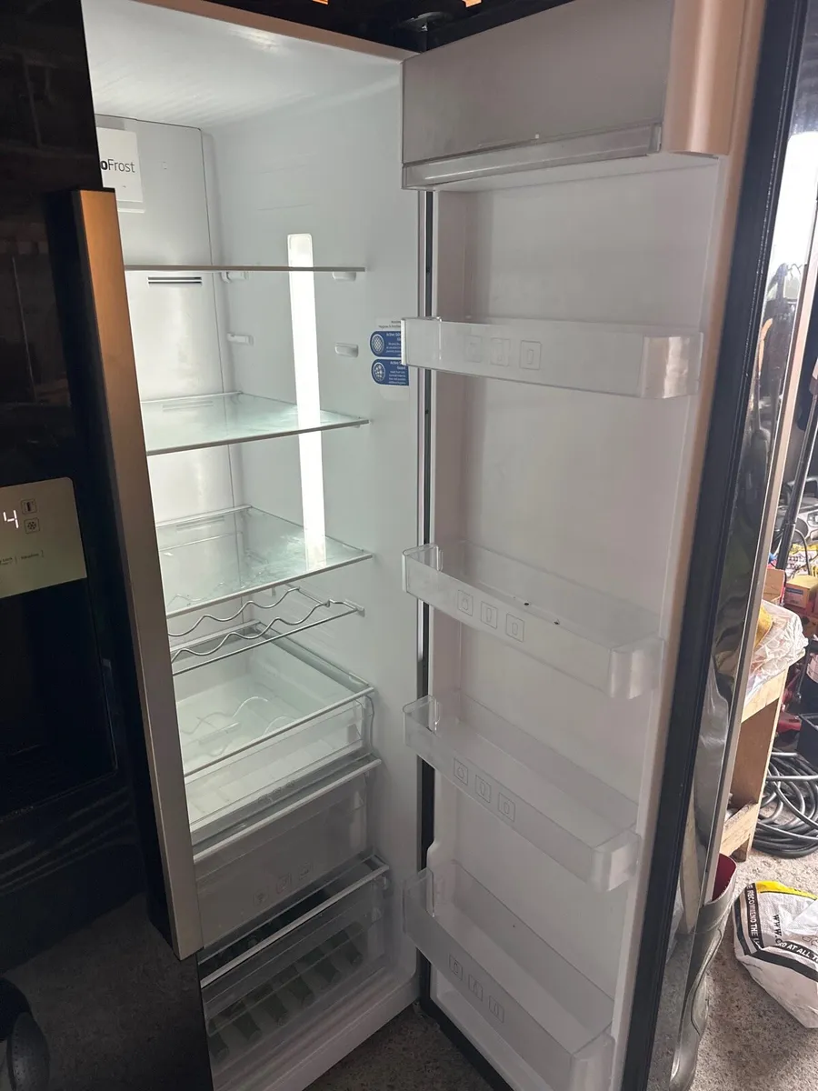 Beko American style fridge freezer - Image 2