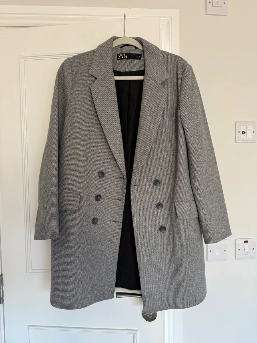 Elegant coat from Zara, size Small - Image 1