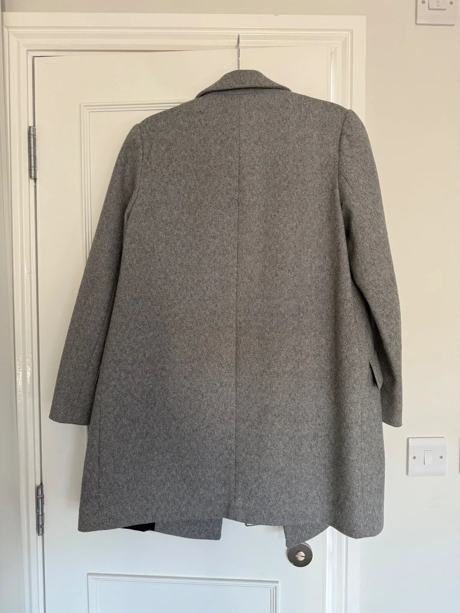 Elegant coat from Zara, size Small - Image 4