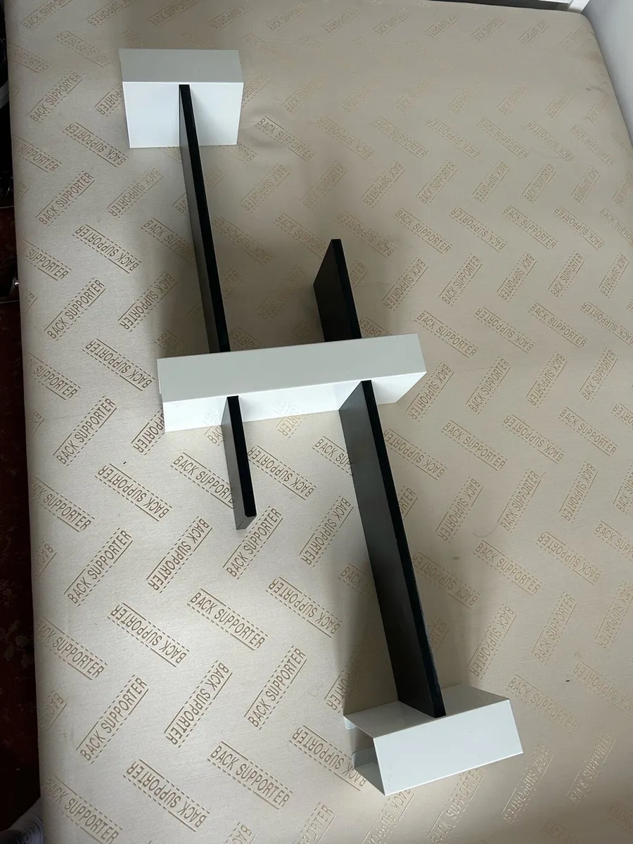 Two level wall shelf - Image 1