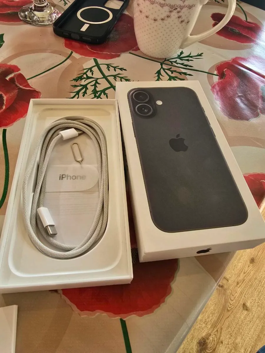 iPhone 16 128GB Unlocked - Image 4