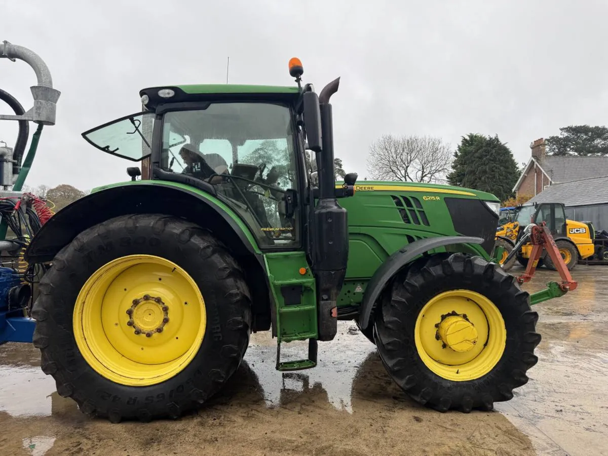 2019 John Deere 6215 R - Image 3