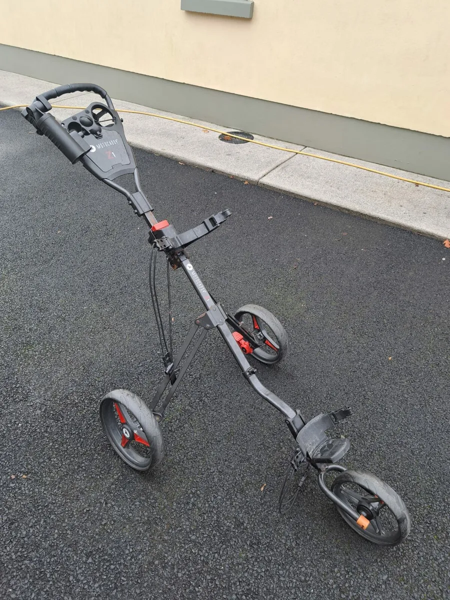 Motocaddy Z1 Golf Trolley - Image 2