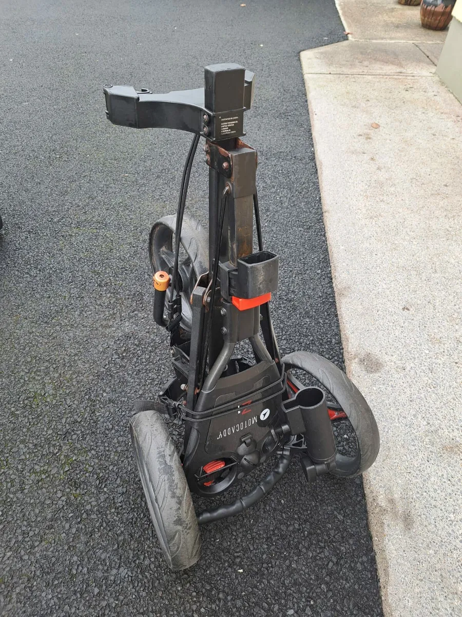 Motocaddy Z1 Golf Trolley - Image 4