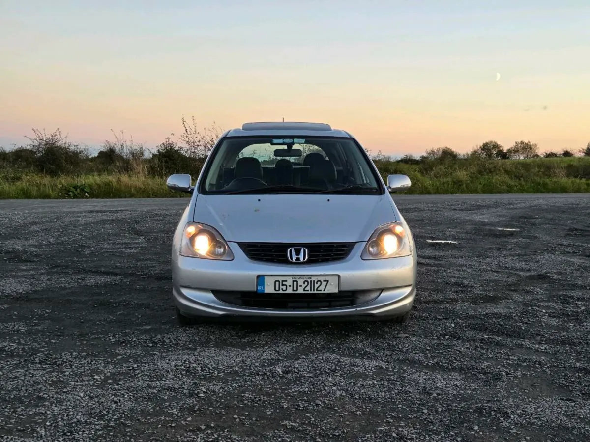 2005 Honda Civic SE 1.6 VTEC Executive - Image 2