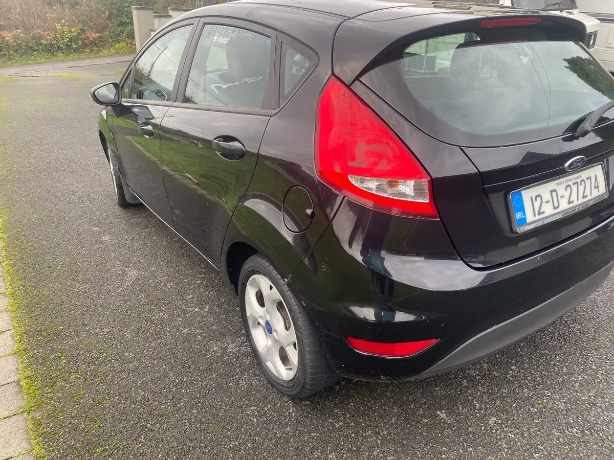 2012 Ford Fiesta - Image 3