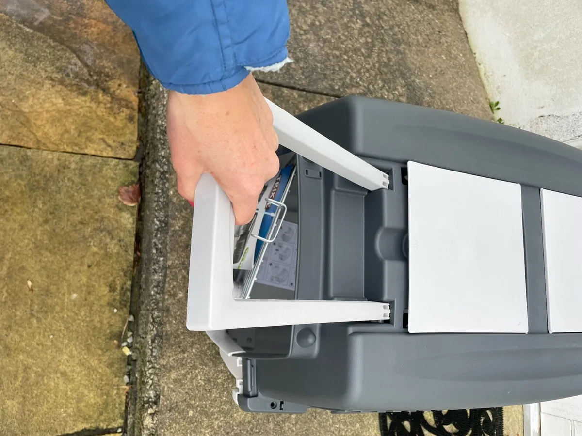 Brand New Travel Crate for medium dog - Image 4