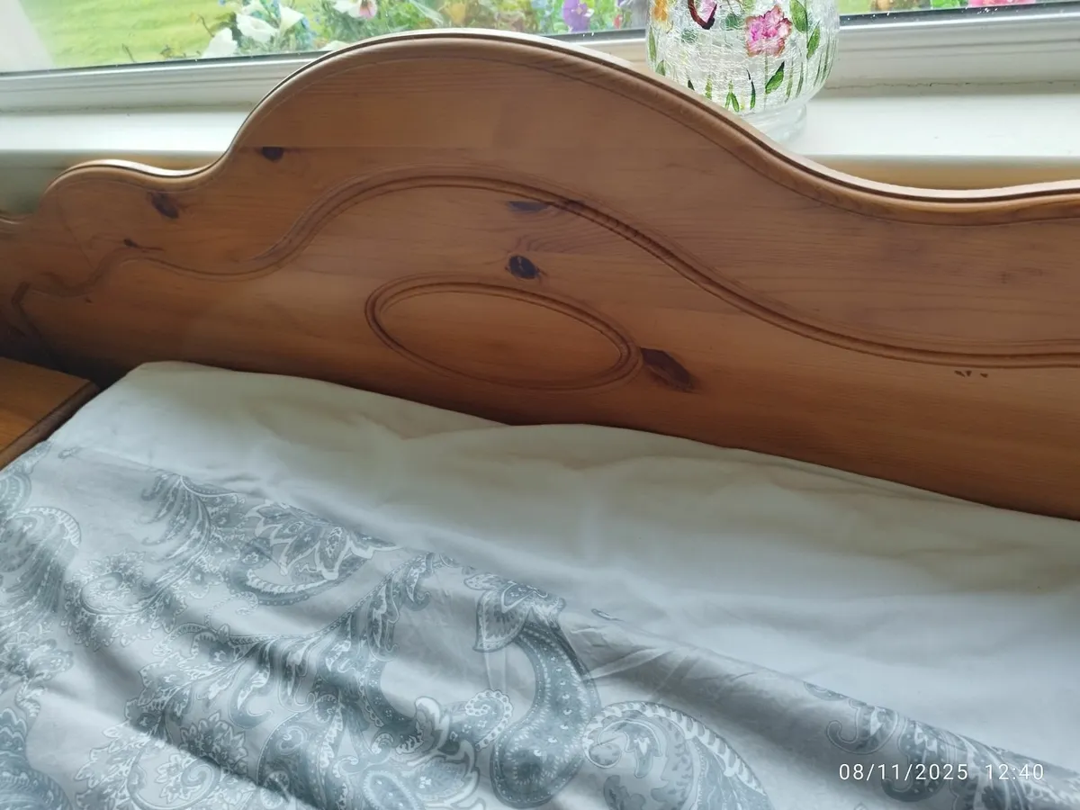 Bedside lockers and headboard - Image 2