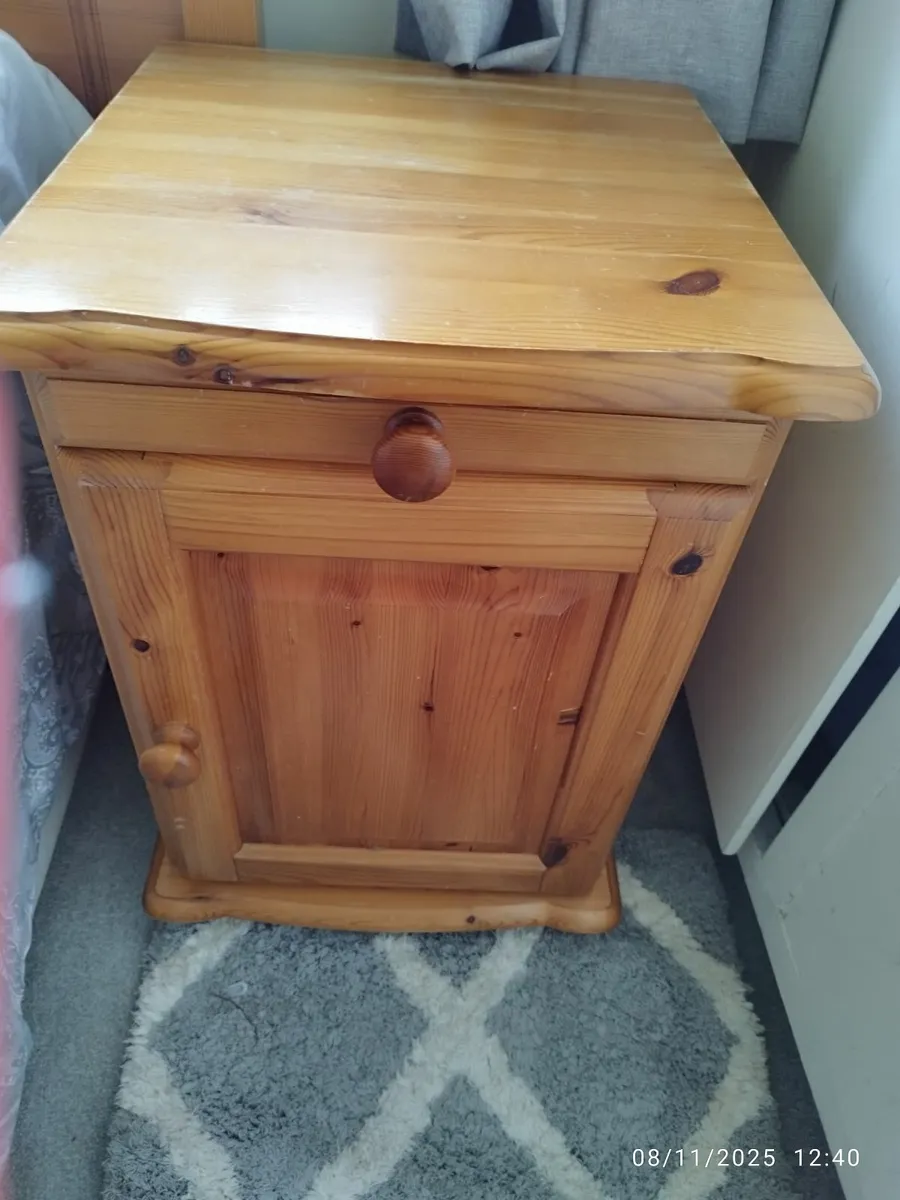 Bedside lockers and headboard - Image 4
