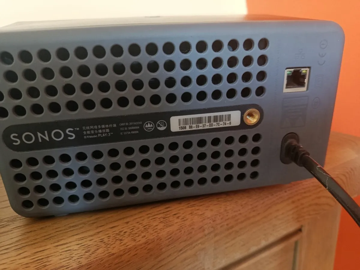 Pair of sonos speakers - Image 3