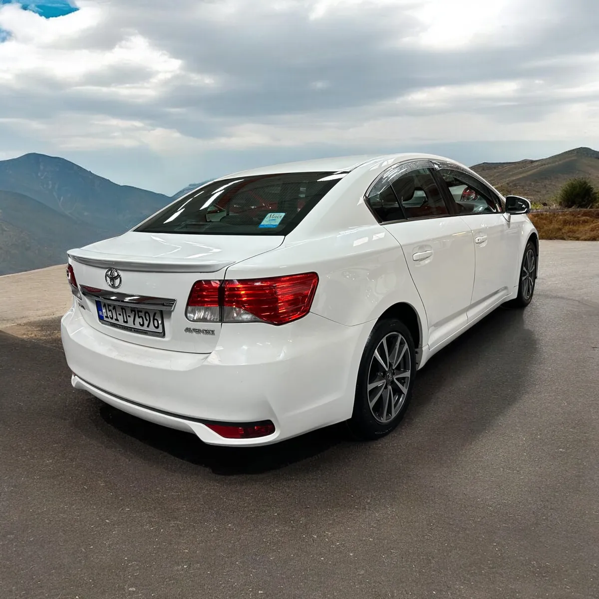 2015 Toyota Avensis D-4D 125 (2.0) Luna Saloon - Image 4