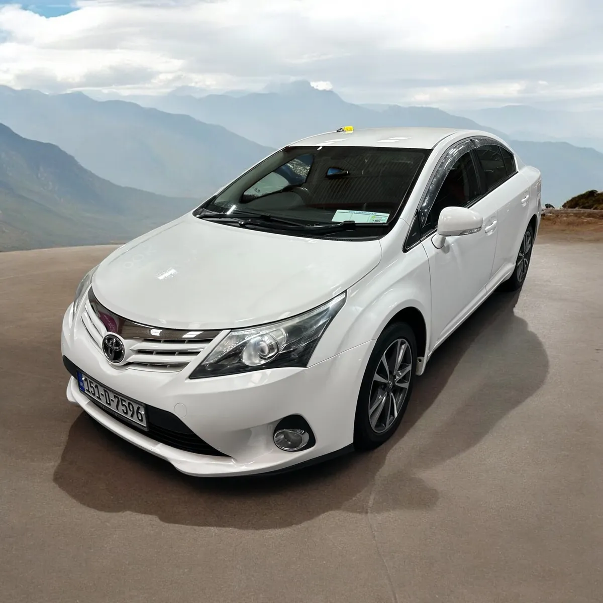 2015 Toyota Avensis D-4D 125 (2.0) Luna Saloon - Image 1