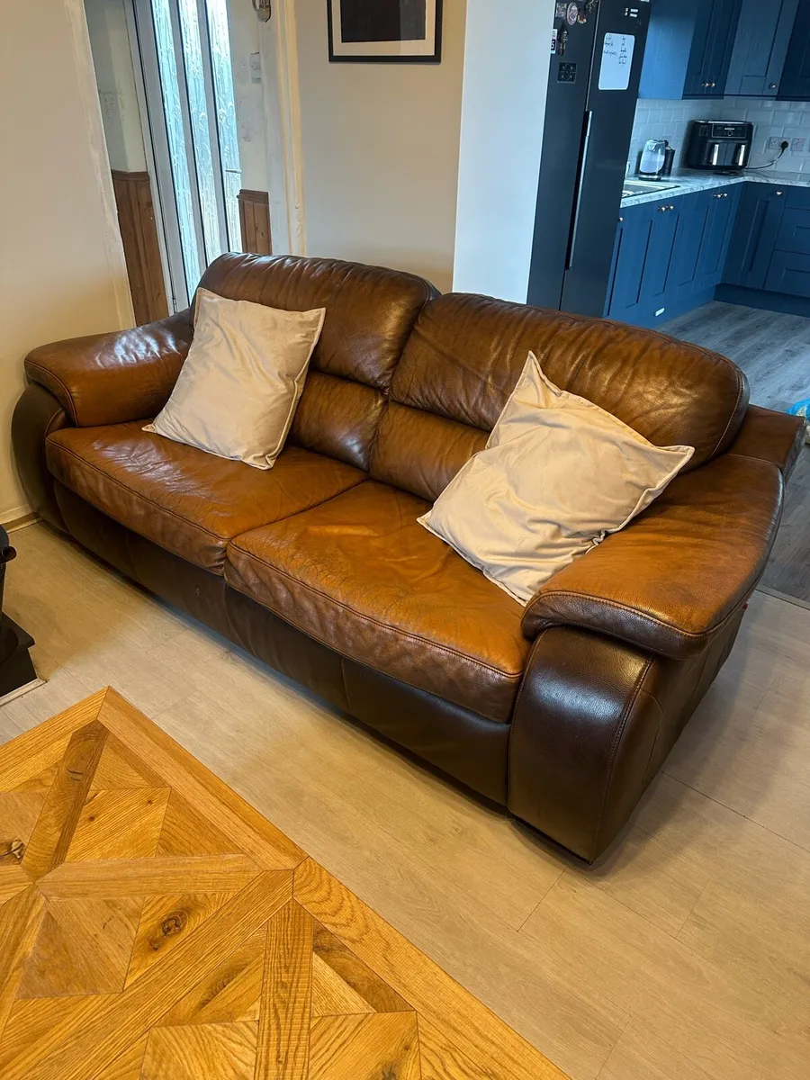 Brown Leather suite - Image 1
